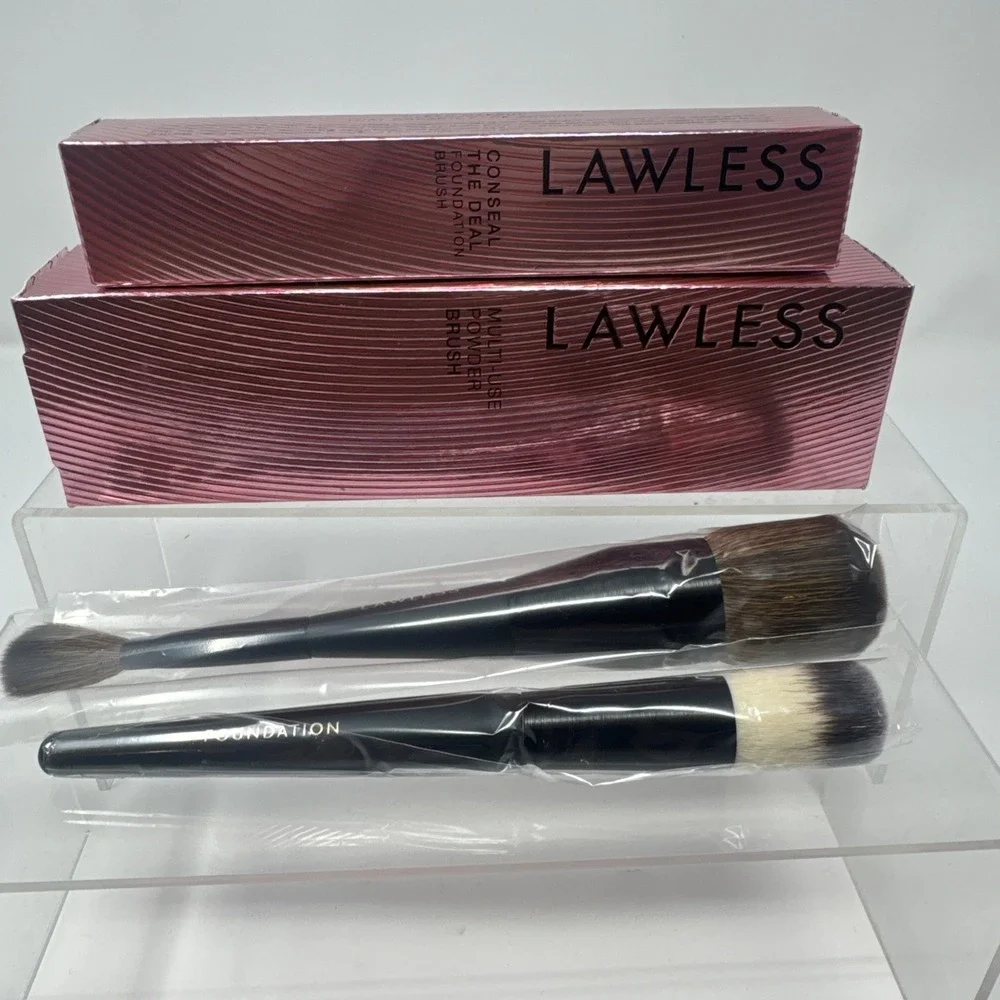 LAWLESS Multi-use‎ Vegan-Friendly Women's Dual Ended Powder & Foundation Brush